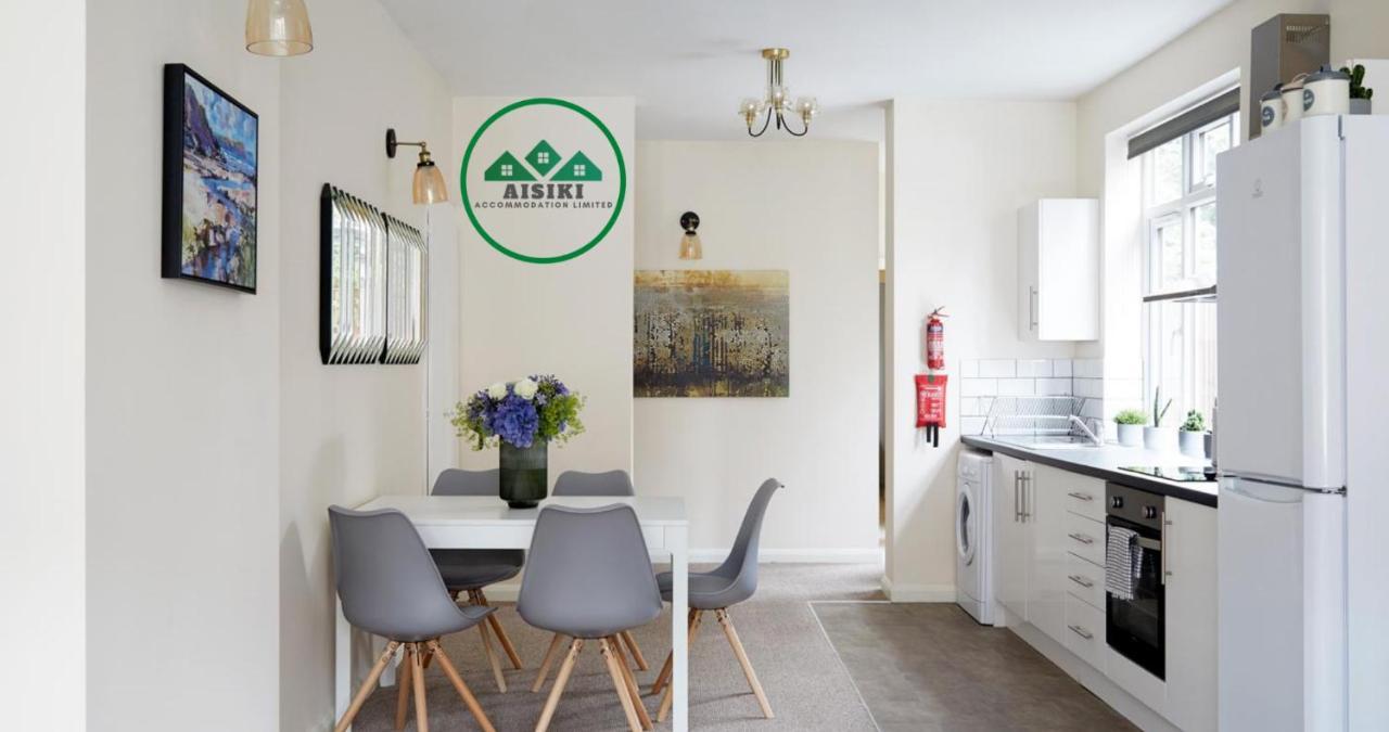 Aisiki Living At Alexandra Road, 2-Bedroom & 2-Bathroom With King Or Twin Beds And With Free Wi-Fi & Parking ワトフォード エクステリア 写真