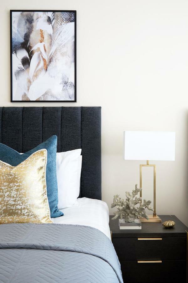 Aisiki Living At Alexandra Road, 2-Bedroom & 2-Bathroom With King Or Twin Beds And With Free Wi-Fi & Parking ワトフォード エクステリア 写真